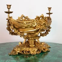 Centro de mesa dorado